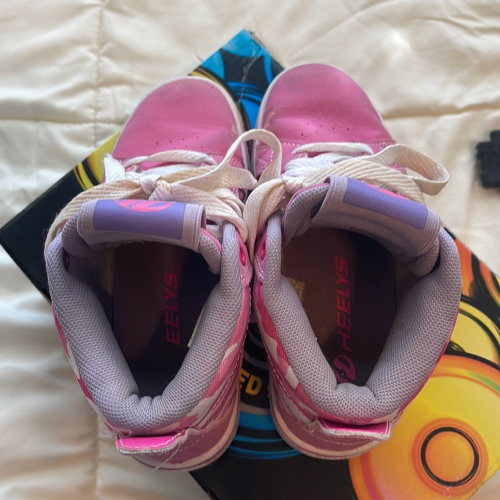 Girls Heelys - Picture 5 of 8